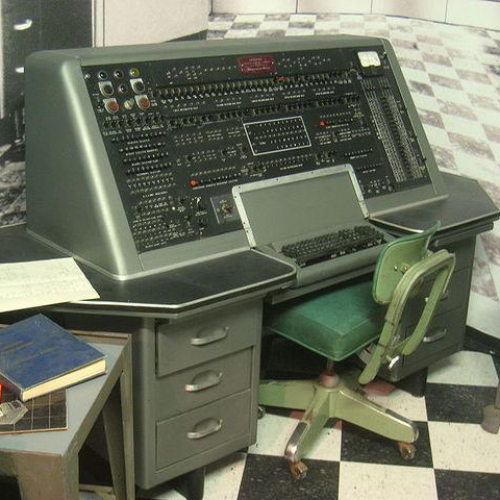 File:UNIVAC I.png